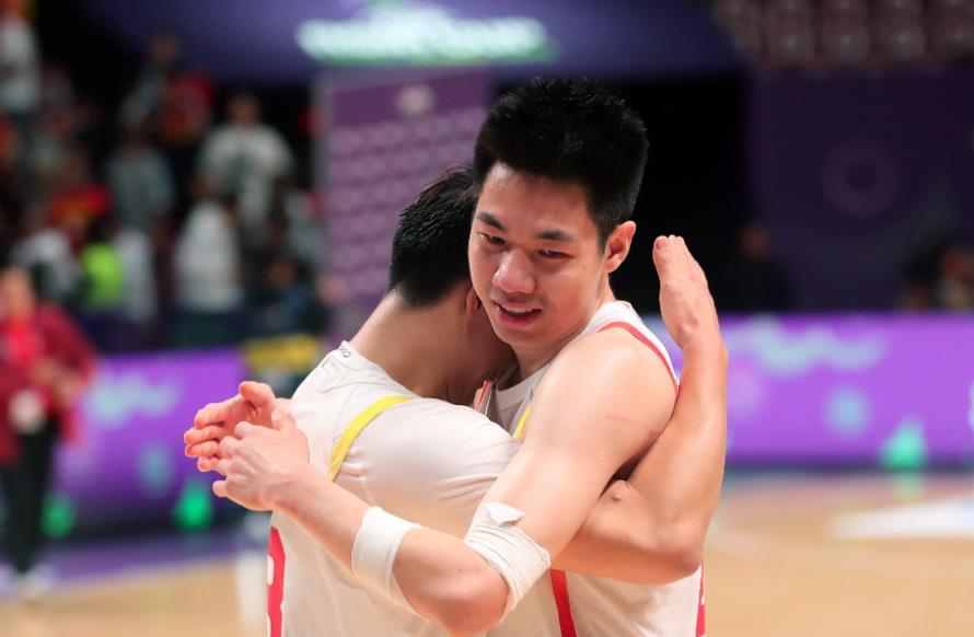 中国男篮依