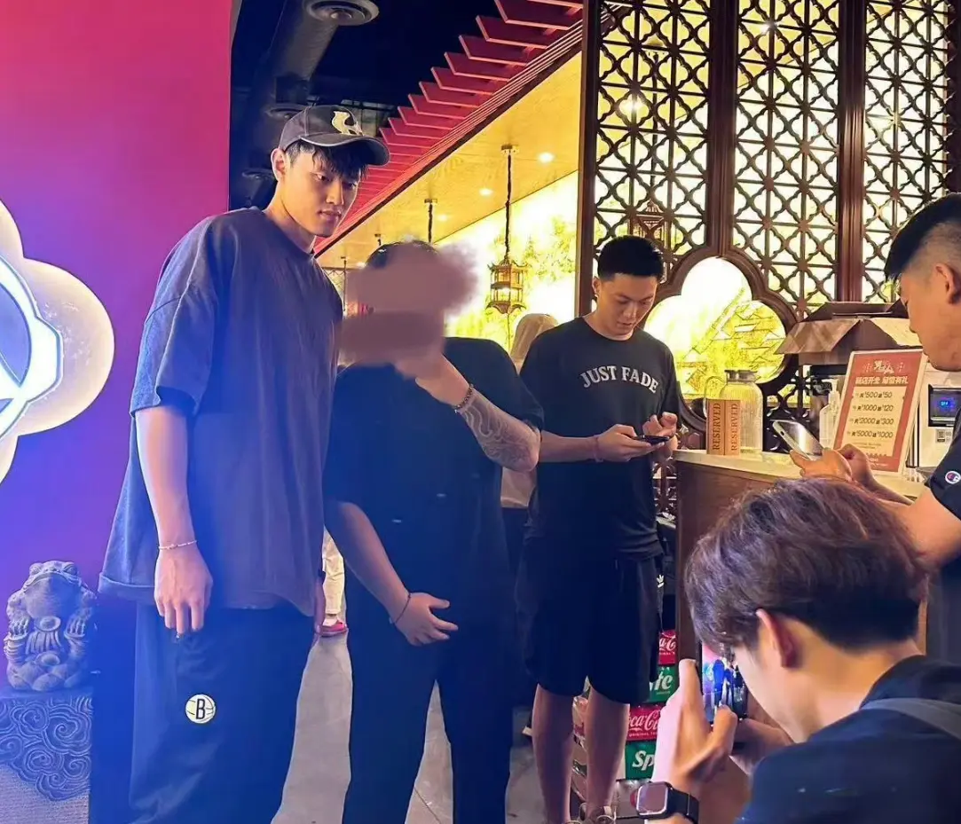 合同的名额, 聚聚会