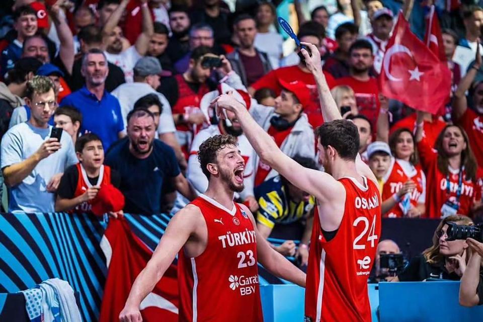 态极差, 虽然运动战, 而土耳其男