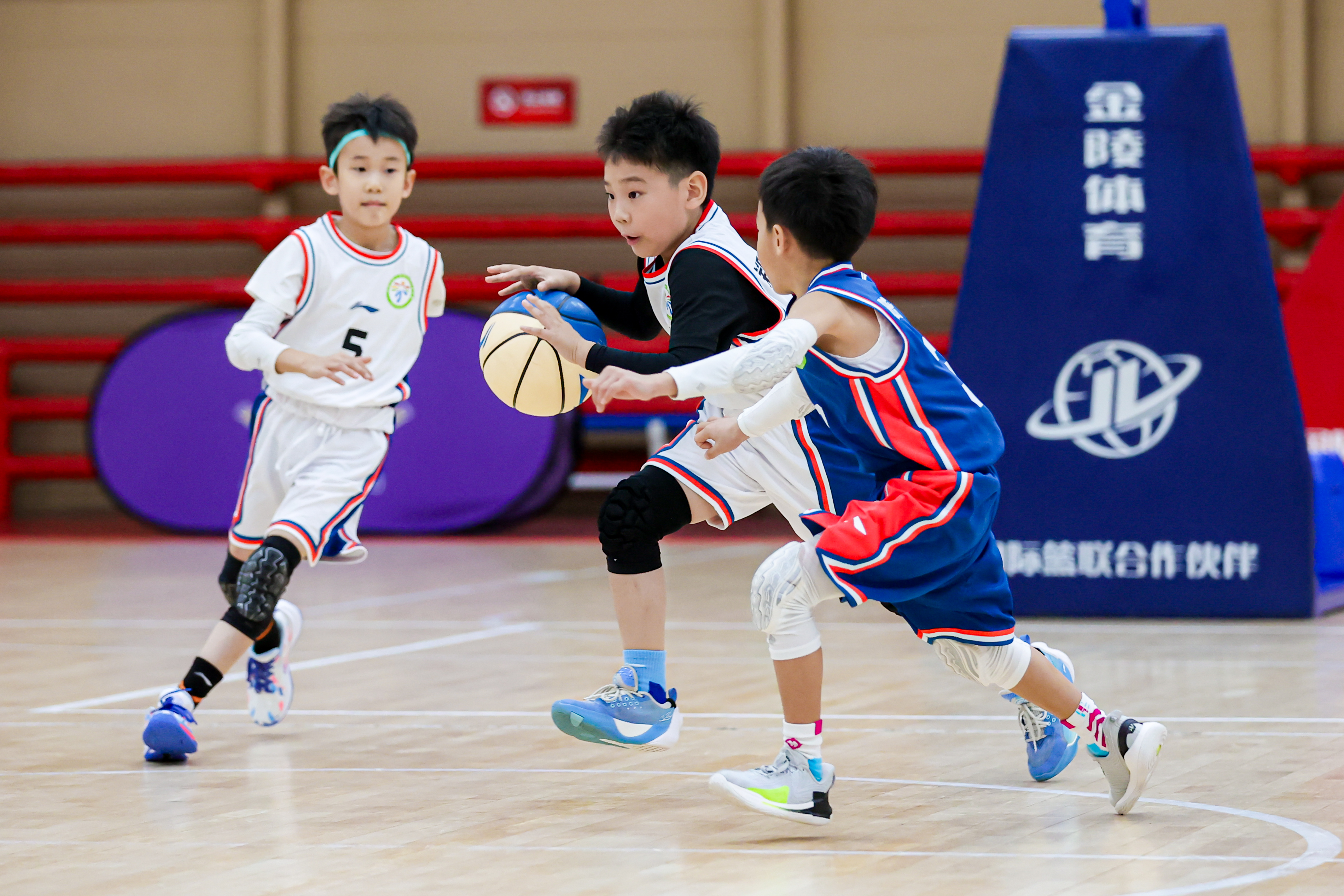 来自全市, 赛事以 来自全市, 赛事以